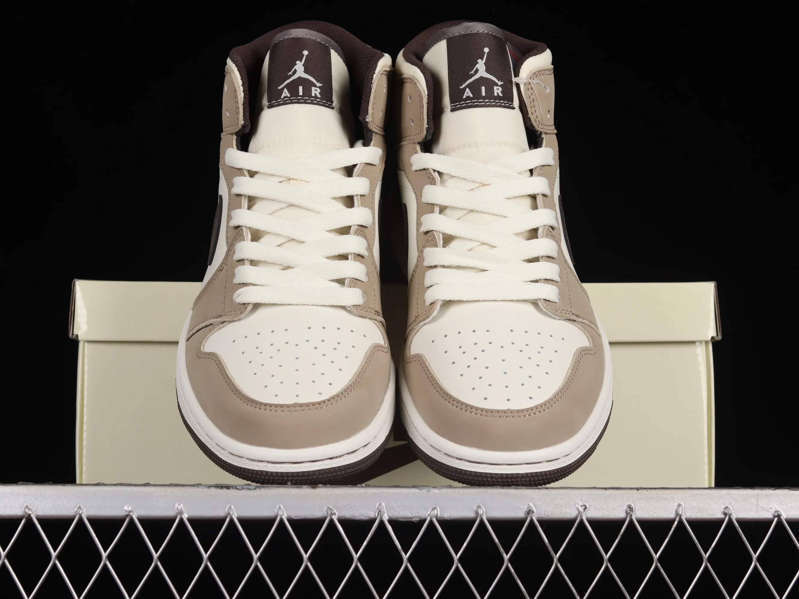 All categories Air Jordan Jordan series basketball shoes Air Jordan 1 Mid Air Jordan 1 Mid OG SP AJ1 Joe 1 customized model Zhongbang basketball shoes 554766-003